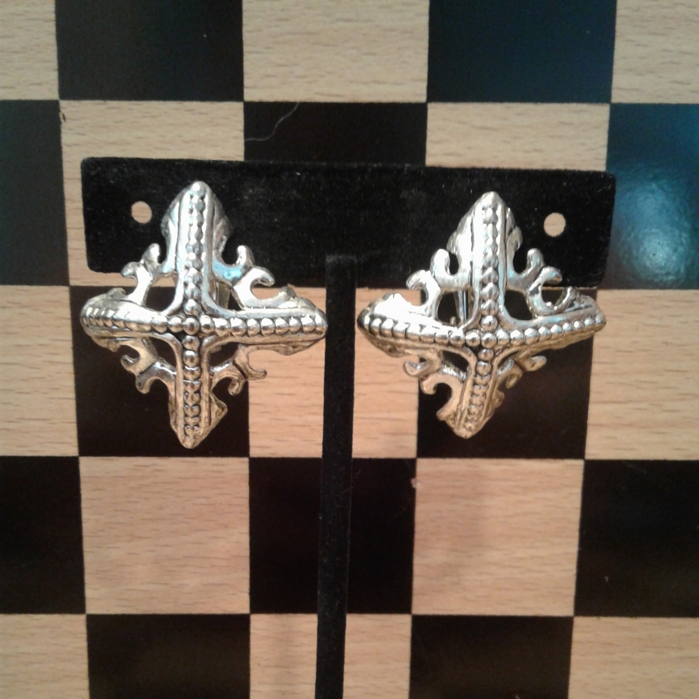 Vintage Clip Earings